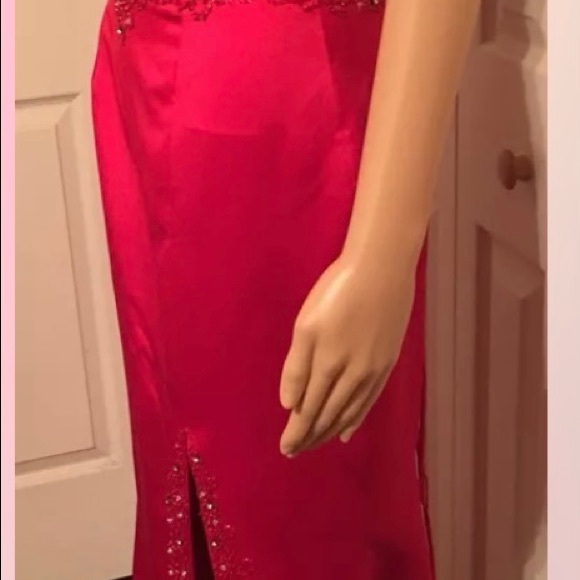Cire Beautiful Sexy Long Red Formal Dress / Gown Size 8 - Picture 4 of 11